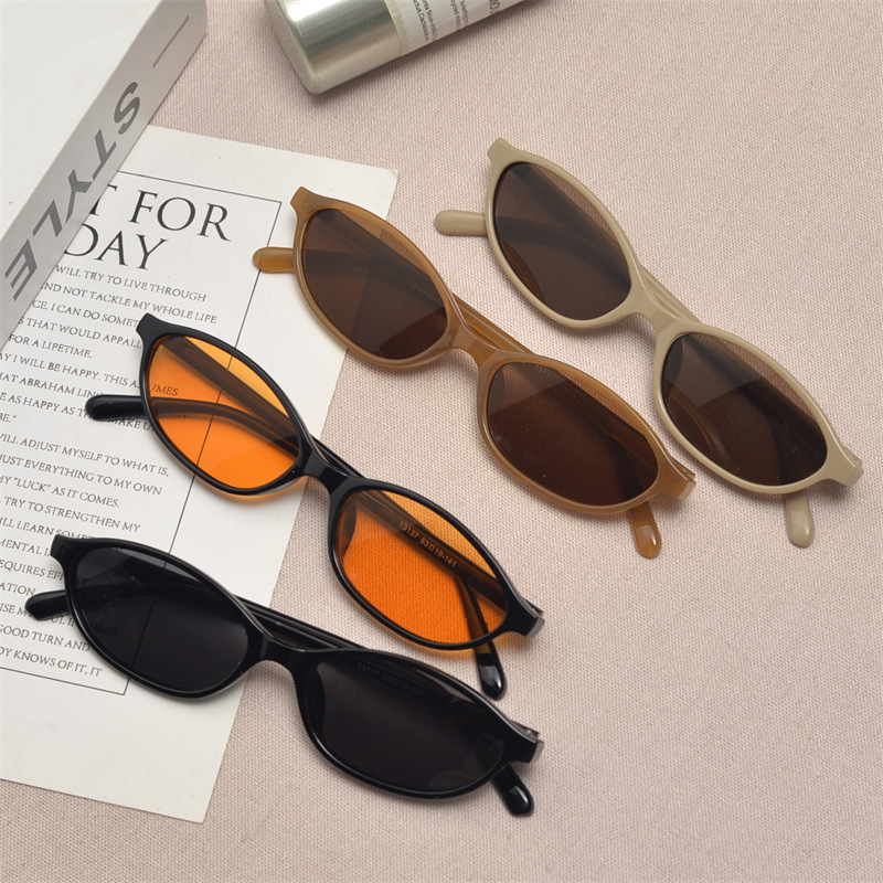 Nuovi Occhiali da Sole Ovali R - Street Fashion Glasses recensione e prezzo
