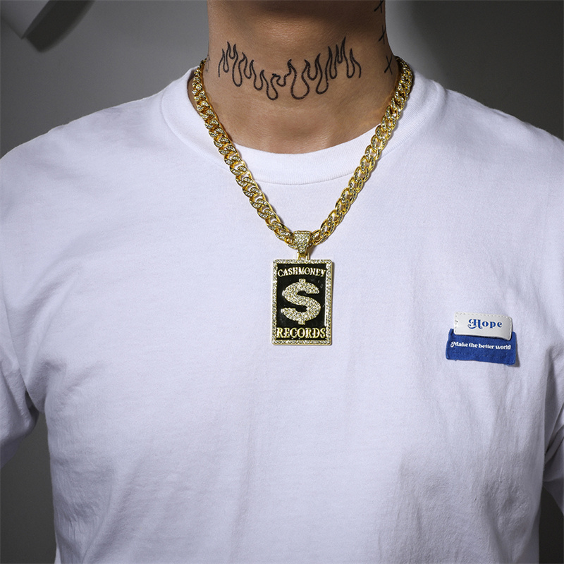 Collana con ciondolo ghiacciat - Street Fashion Goth recensione e prezzo