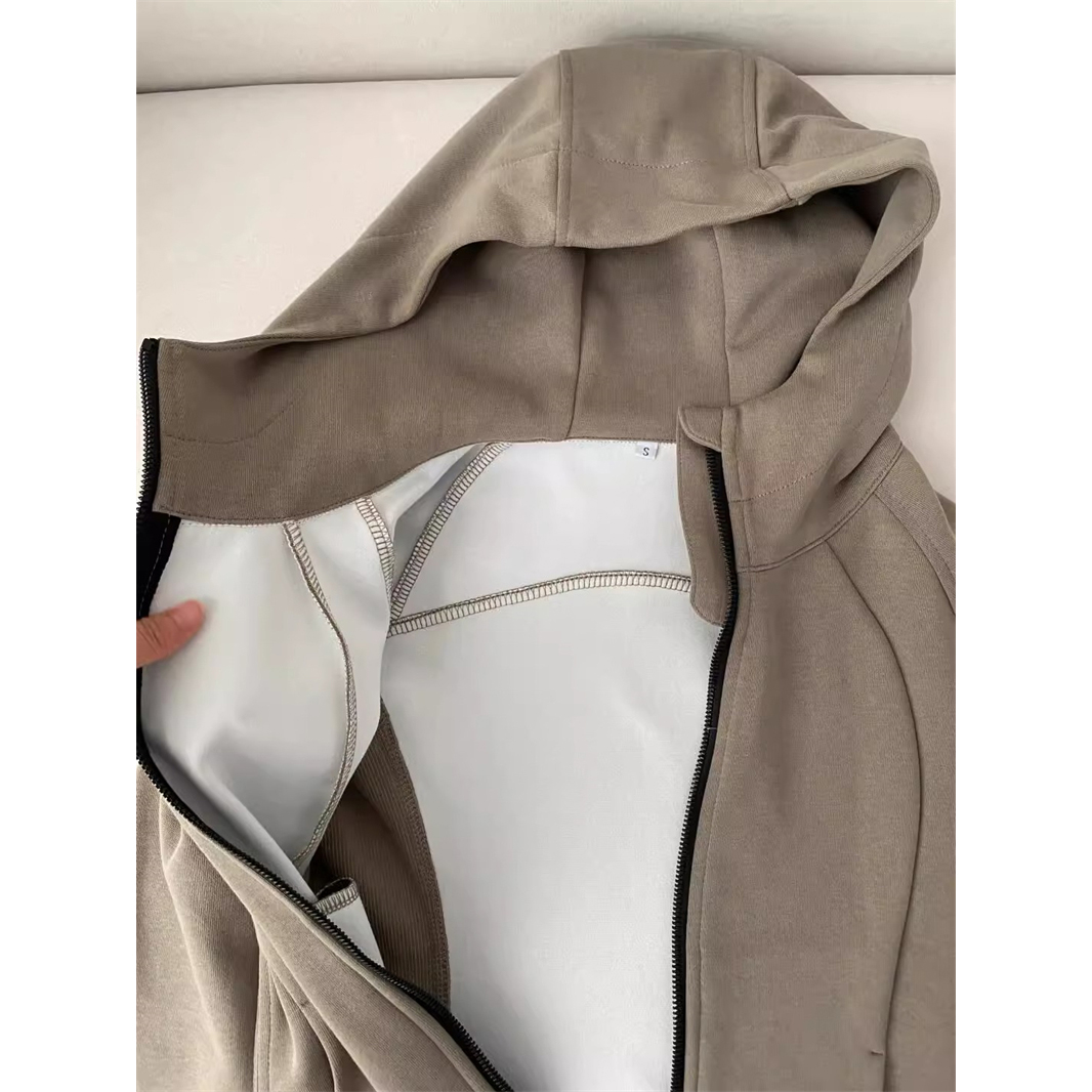 Giacca con Cappuccio Aderente  - Fashion Street Yoga recensione e prezzo