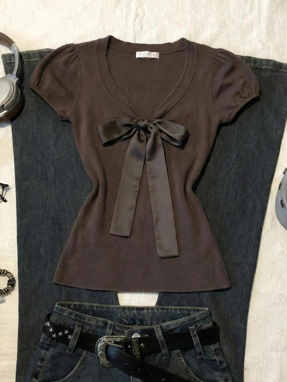 T-shirt Vintage Y2K con Fiocco - Street Fashion Goth recensione e prezzo