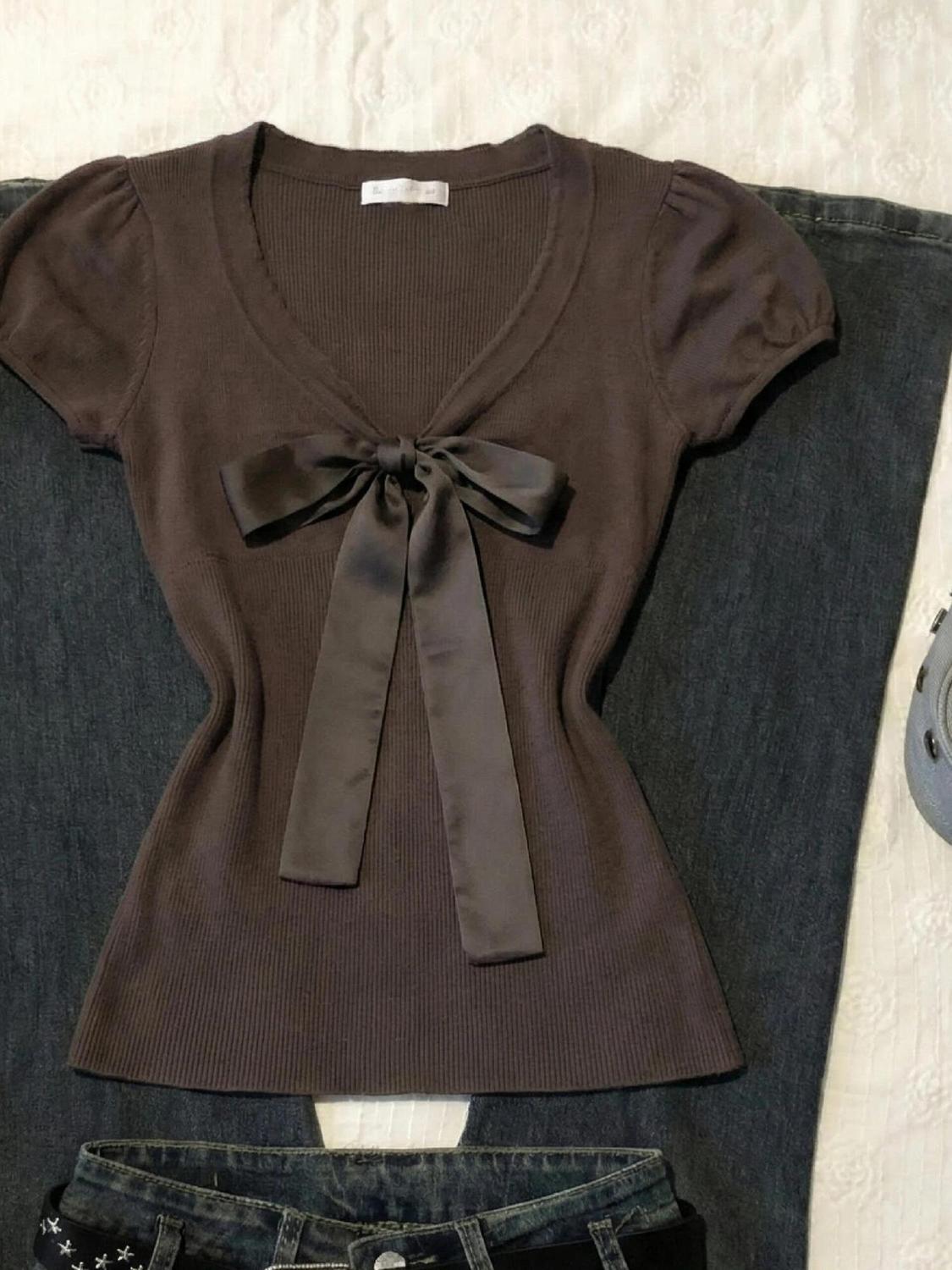 T-shirt Vintage Y2K con Fiocco - Street Fashion Goth recensione e prezzo