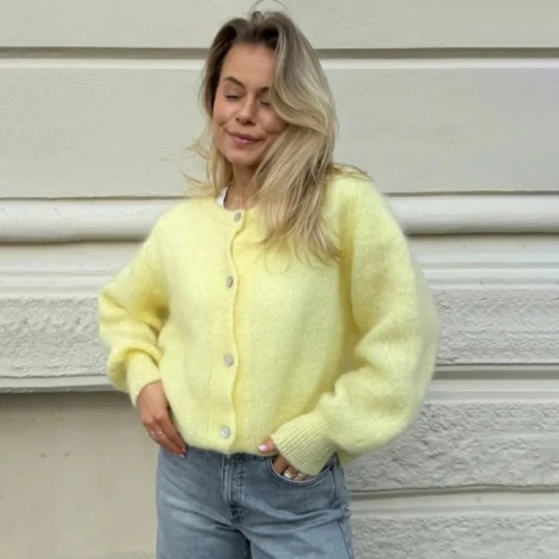 Cardigan Lavorato a Maglia da  - Street Fashion Winter 2025 recensione e prezzo